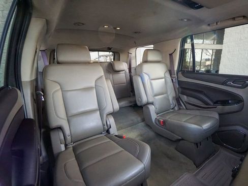 Used 2018 Chevrolet Tahoe LT w/ LT Signature Package image 37