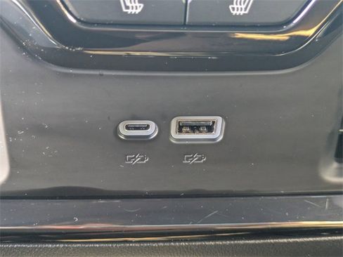 Used 2024 GMC Sierra 1500 AT4 w/ Technology Package image 16