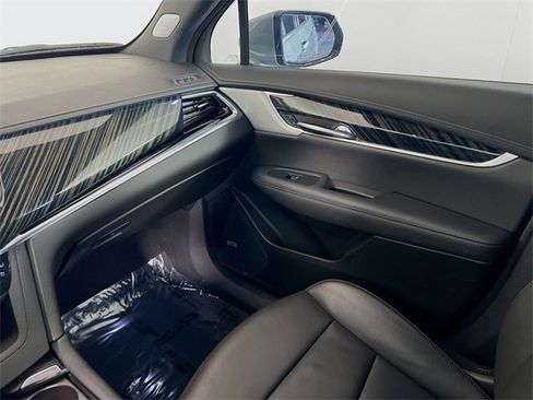 Used 2024 Cadillac XT6 Premium Luxury image 21