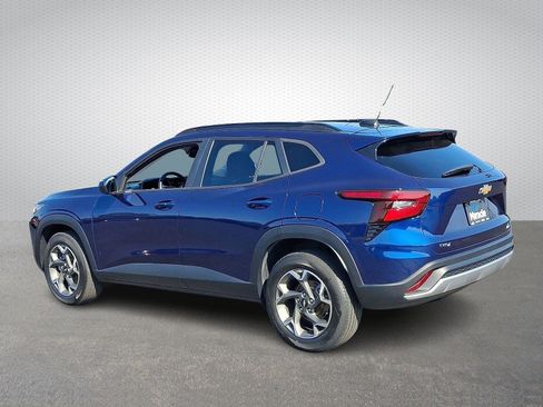 Used 2024 Chevrolet Trax LT w/ Driver Confidence Package image 4