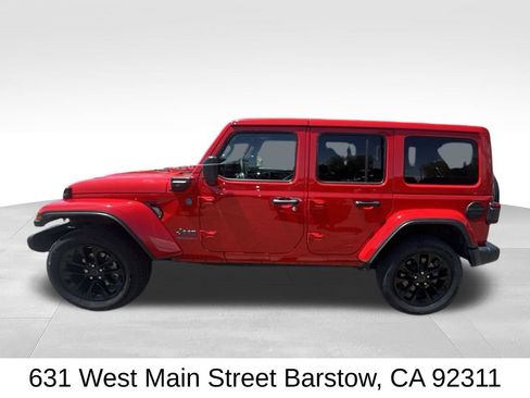 Used 2025 Jeep Wrangler Unlimited Sahara w/ Safety Group AWD/4WD image 7