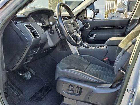 Used 2023 Land Rover Discovery S image 13