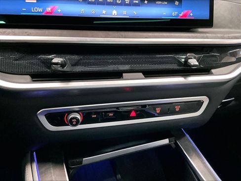 Used 2024 BMW X5 xDrive40i w/ Premium Package image 34