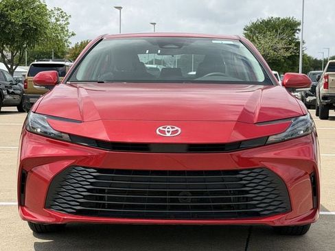 Certified 2025 Toyota Camry LE image 8