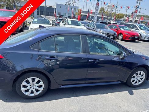 Used 2023 Toyota Corolla LE FWD image 3