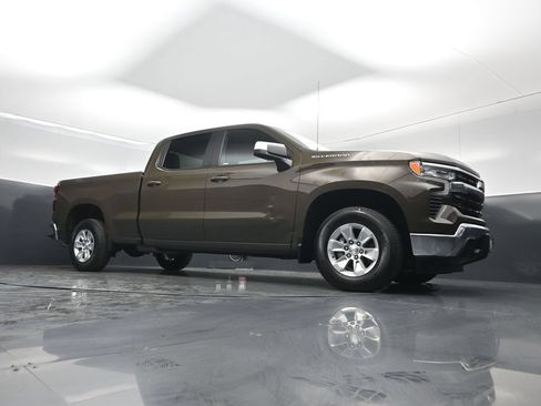 Used 2023 Chevrolet Silverado 1500 LT RWD image 3