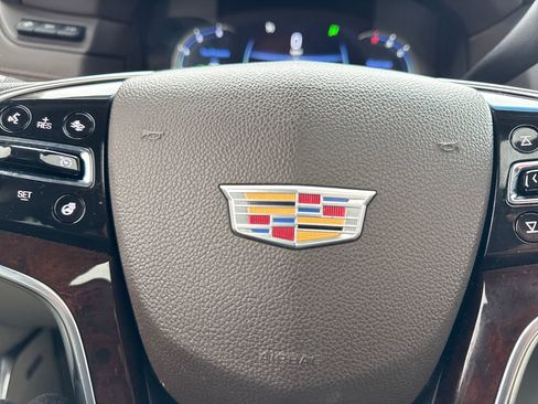 Used 2016 Cadillac Escalade Luxury image 30
