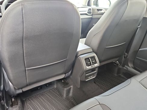 New 2026 Volkswagen Taos SE AWD/4WD image 18