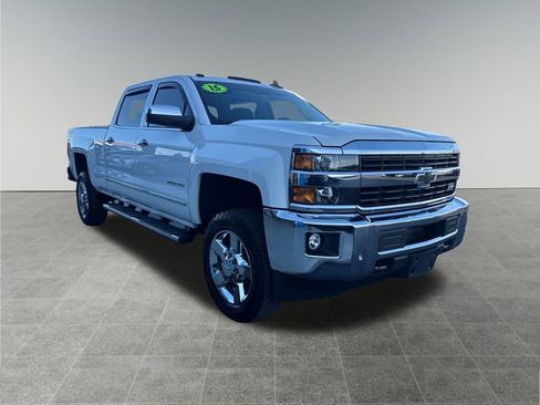 Used 2015 Chevrolet Silverado 2500 LTZ image 8