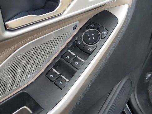 Certified 2022 Ford Explorer Limited w/ Limited Technology Package image 11