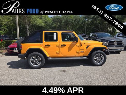 Used 2021 Jeep Wrangler Unlimited Sahara AWD/4WD image 4