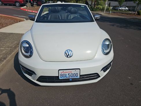 Used 2014 Volkswagen Beetle TDI FWD image 8