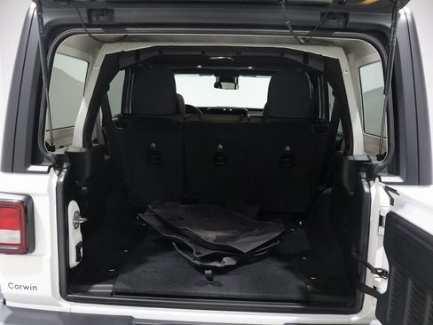 Used 2024 Jeep Wrangler Willys image 9