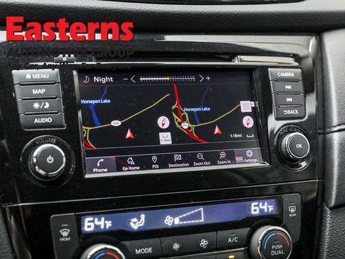 Used 2020 Nissan Rogue SV w/ Premium Package image 19