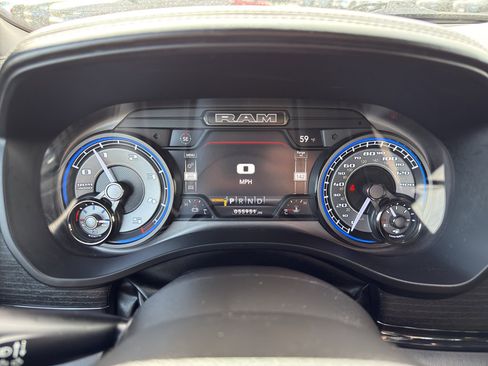 Used 2022 RAM 1500 Limited AWD/4WD image 18