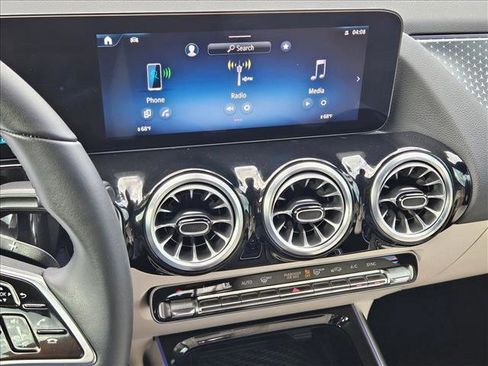 Used 2025 Mercedes-Benz GLA 250 image 14