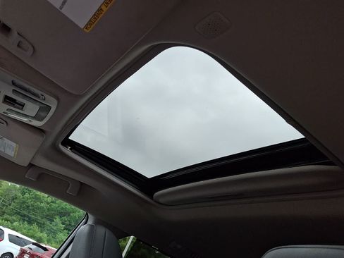 Certified 2023 Toyota Sienna XLE FWD image 17
