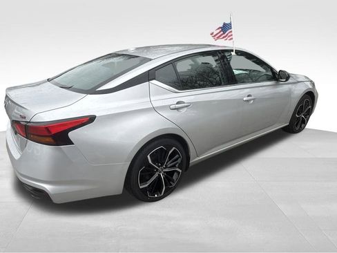 Used 2024 Nissan Altima 2.5 SR image 25