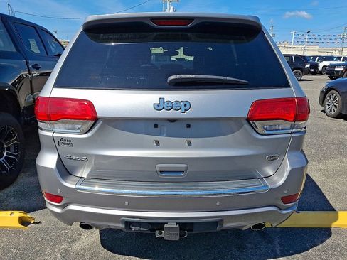 Used 2017 Jeep Grand Cherokee Overland AWD/4WD image 5