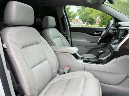 Used 2017 GMC Acadia SLT w/ LPO, Floor Liner Package AWD/4WD image 23