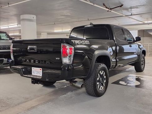 Used 2020 Toyota Tacoma TRD Off-Road w/ Technology Package image 10