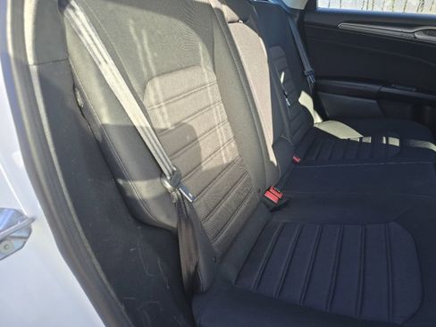 Used 2020 Ford Fusion SE image 19