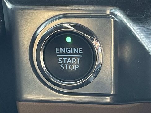 Used 2022 Ford F150 Lariat w/ Max Trailer Tow Package image 29