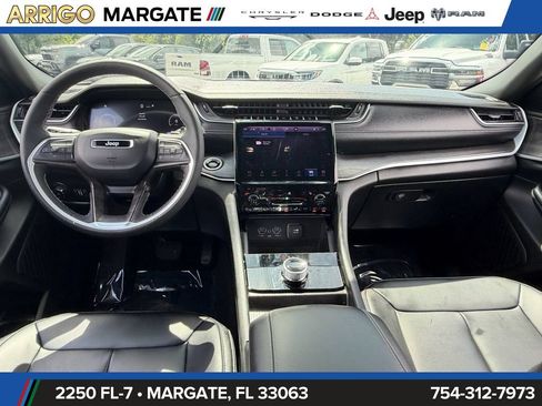 Used 2025 Jeep Grand Cherokee Limited w/ Black Appearance Package RWD image 14