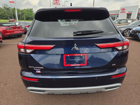 Used 2024 Mitsubishi Outlander SE Black Edition AWD/4WD image 4