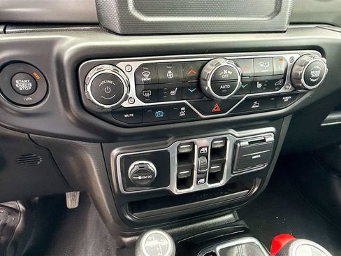 Used 2023 Jeep Wrangler Unlimited w/ Cold Weather Group AWD/4WD image 15