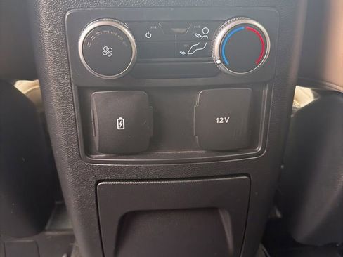 Used 2022 Ford Explorer XLT w/ Equipment Group 202A image 11