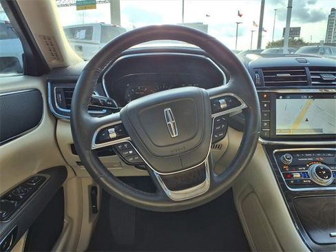 Used 2017 Lincoln Continental Reserve w/ Climate Package image 11