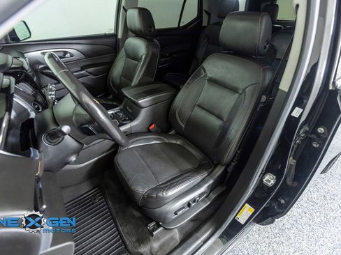 Used 2020 Chevrolet Traverse Premier FWD image 26