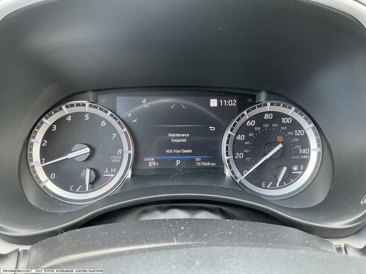 Used 2022 Toyota Highlander Limited FWD image 12