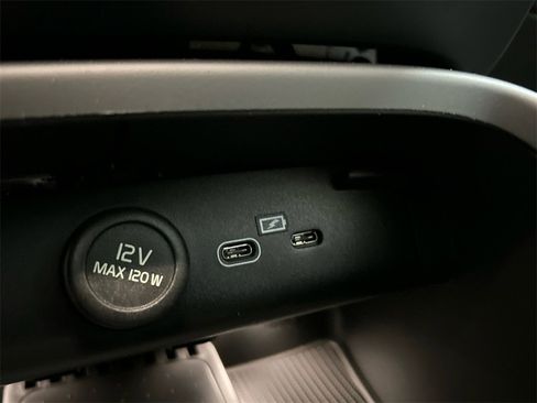 New 2026 Volvo XC40 B5 Core w/ Protection Package Premier image 19