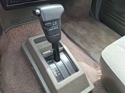 Used 1991 Nissan Pickup 2WD King Cab image 19