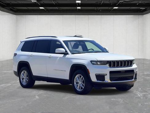 Used 2022 Jeep Grand Cherokee L Laredo w/ Luxury Tech Group I AWD/4WD image 7