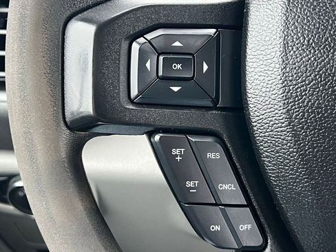 Used 2017 Ford F550 4x4 Crew Cab Super Duty w/ Power Equipment Group image 32