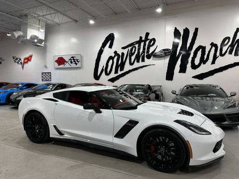 Used 2015 Chevrolet Corvette Z06 w/ 2LZ Preferred Equipment Group image 27