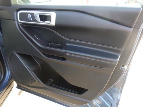 Used 2020 Ford Explorer XLT w/ Equipment Group 202A image 32