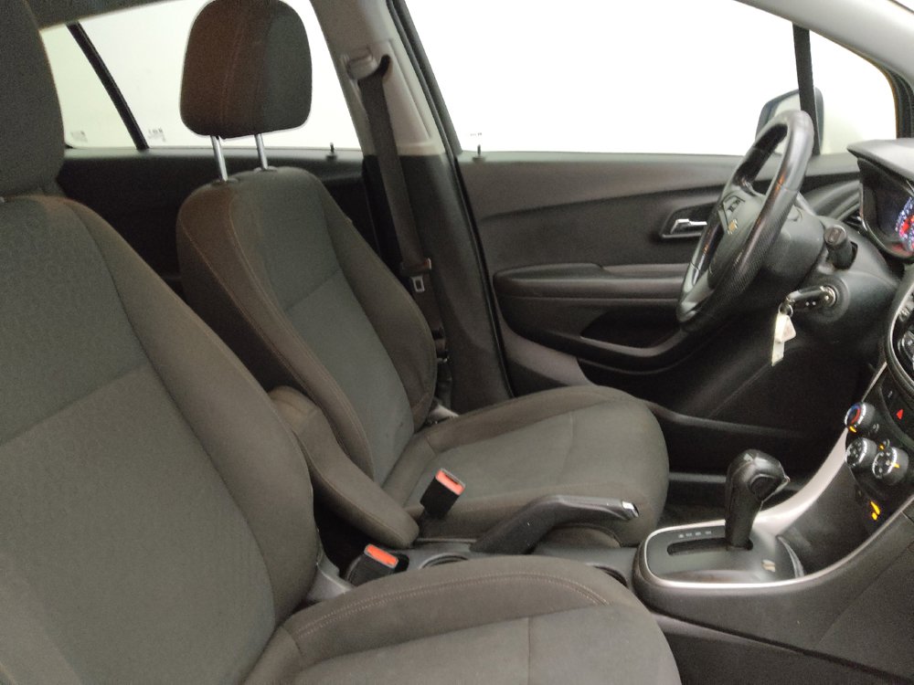 Used 2021 Chevrolet Trax LS w/ Tint and Cruise Package FWD image 21