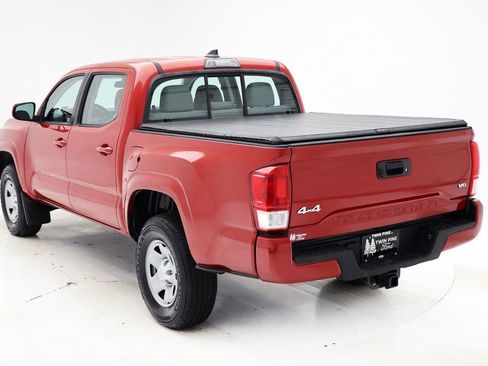 Used 2017 Toyota Tacoma SR w/ Tow Package image 7