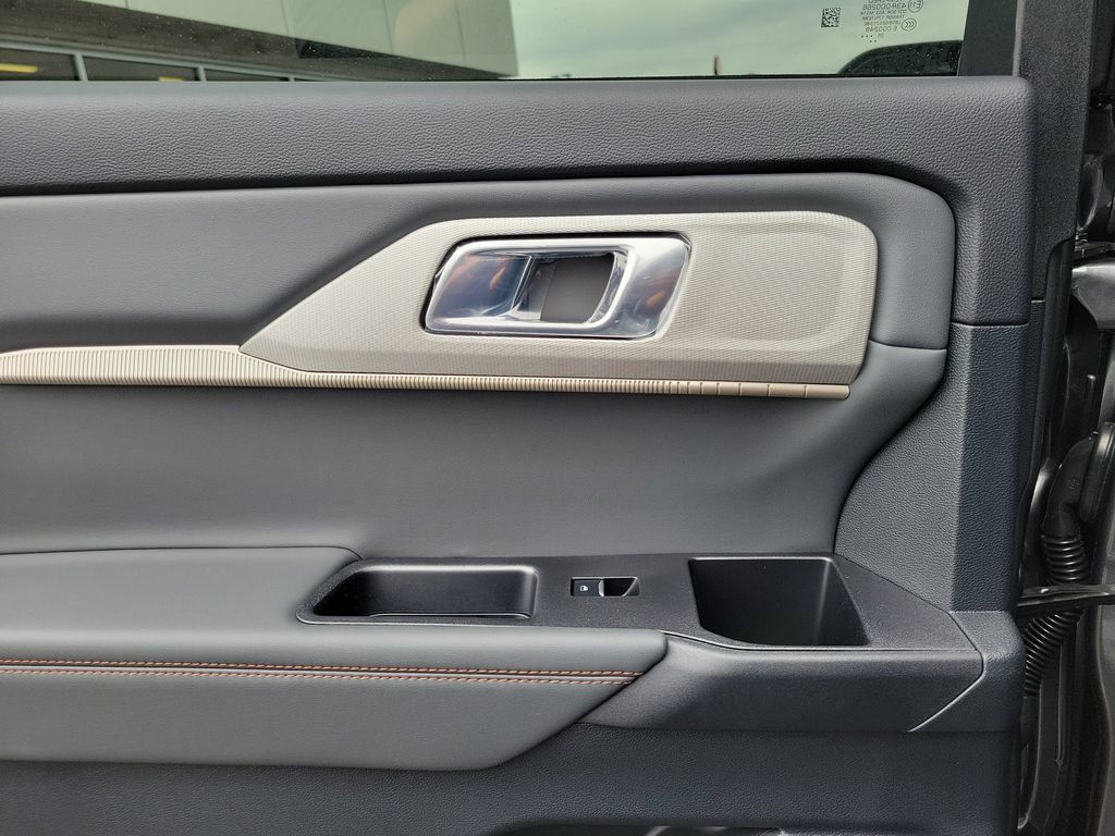 New 2026 Ford Explorer Active RWD image 14