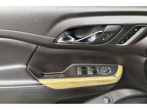 Used 2019 GMC Acadia Denali w/ Technology Package image 13