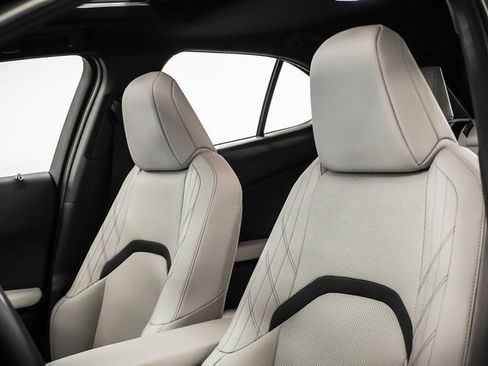 Certified 2025 Lexus UX 300h FWD image 10