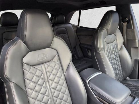 Used 2023 Audi SQ8 Prestige image 25