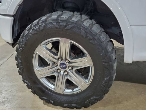 Used 2018 Ford F150 Lariat w/ Equipment Group 502A Luxury AWD/4WD image 37