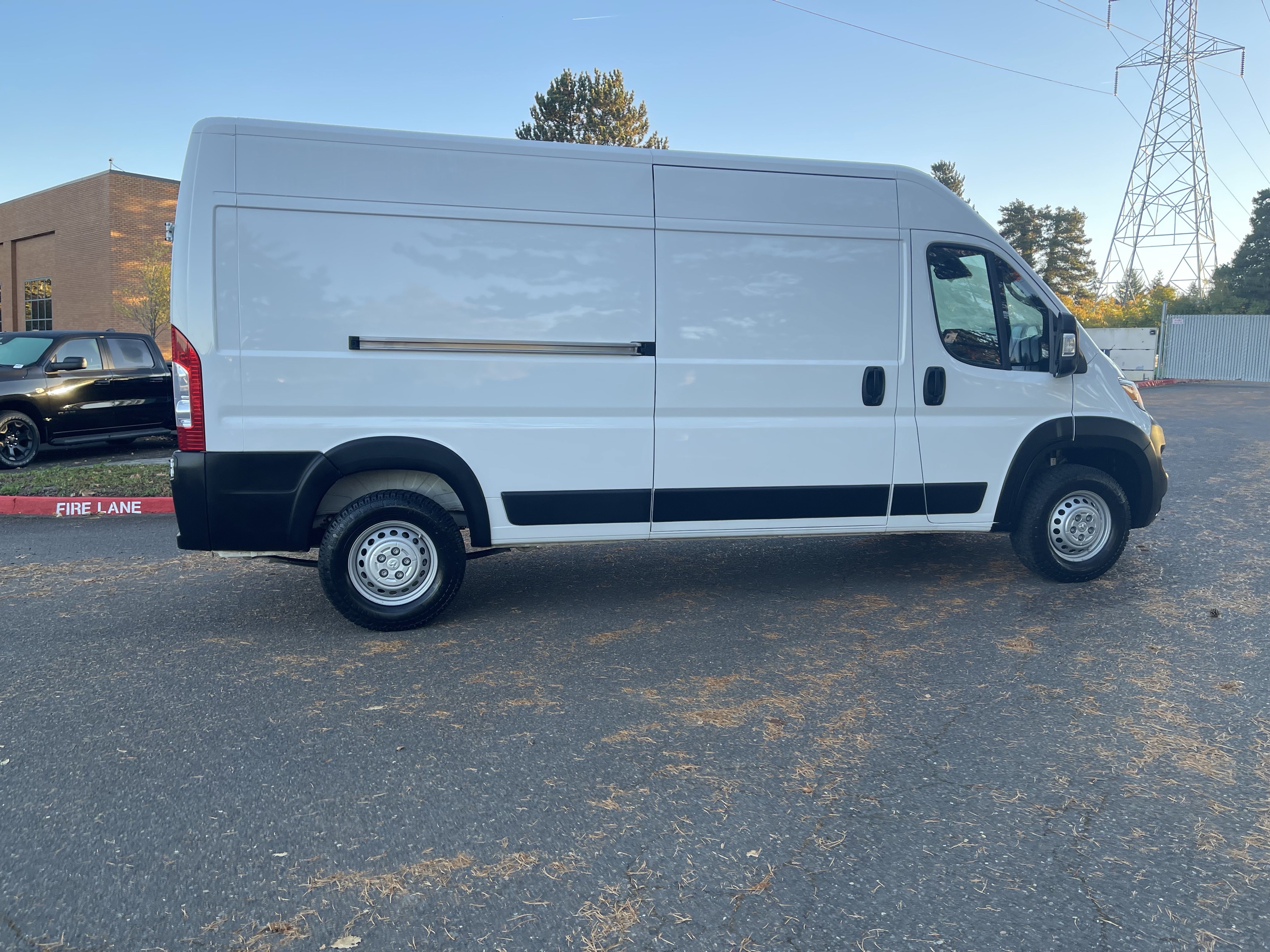 Used 2025 RAM ProMaster 2500 w/ Convenience Group FWD image 6