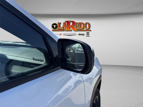 New 2026 Jeep Compass Latitude image 12