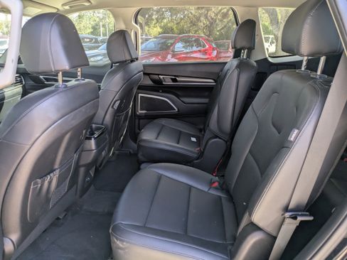 Used 2023 Kia Telluride S image 14